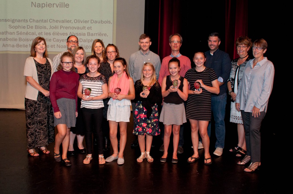 Le Grand Prix Reconnaissance 2016-2017 de la CSDGS a été remporté par le comité du Vidéoclip ICI de l’école primaire Daigneau à Napierville.