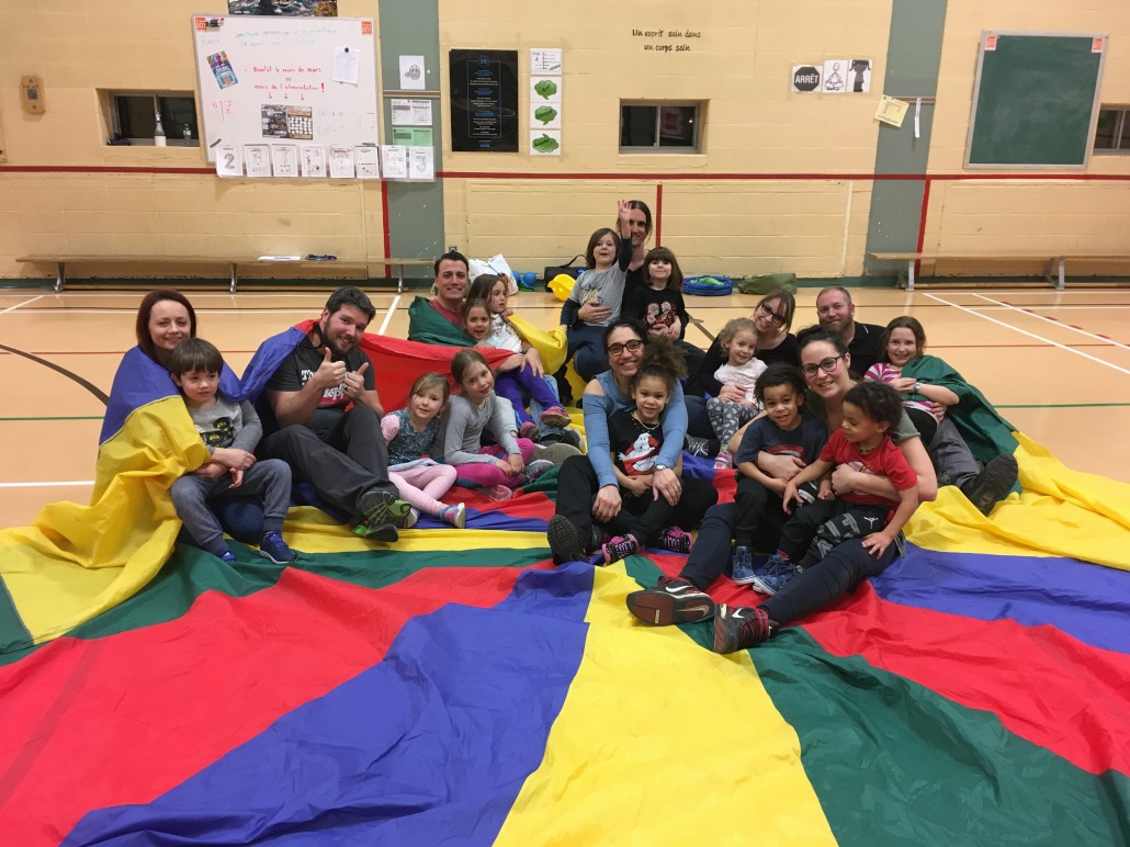 Activité au gymnase en famille : Promenade dans la jungle.